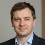 Профессиональный портрет уверенного бизнесмена для сайта по поисковому маркетингу автосервисов в Москве